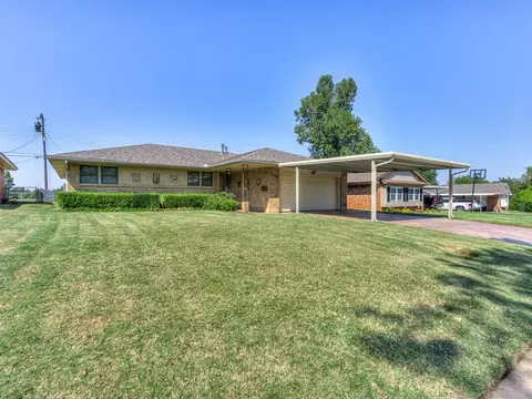 1008 W Silver Meadow Dr, Midwest City, OK 73110