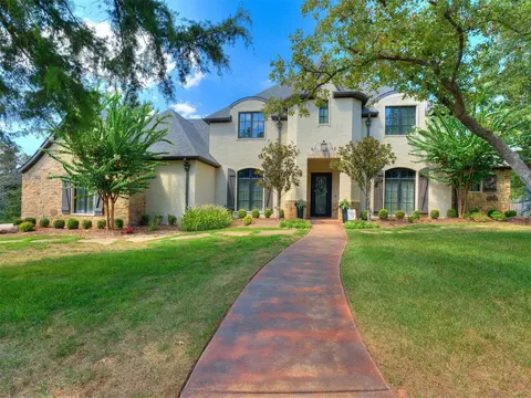 6925 Abbey Pl, Edmond, OK 73034