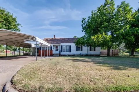 5805 NW 53rd St, Warr Acres, OK 73122