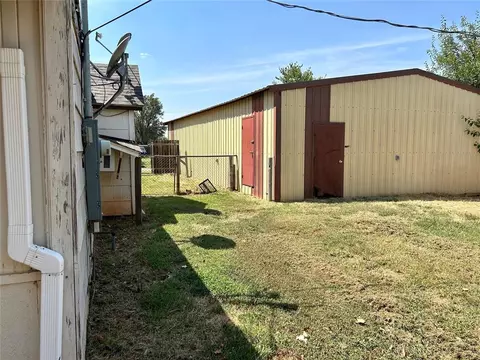 322 S 3rd St, Canute, OK 73626 photo 25