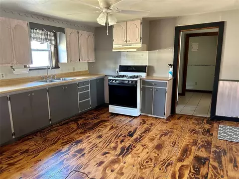 322 S 3rd St, Canute, OK 73626 photo 8
