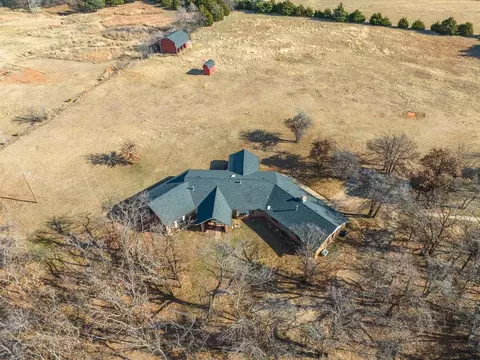4310 S Davis Rd, Guthrie, OK 73044