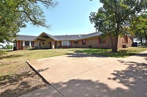 4310 S Davis Rd, Guthrie, OK 73044 photo 2