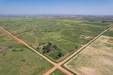 N Ew 19 Road, Laverne, OK 73848