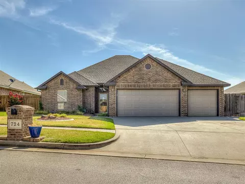 724 Ellsworth Ave, Yukon, OK 73099