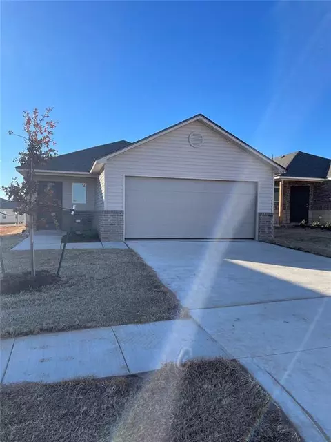 12104 SW 31 St, Yukon, OK 73099