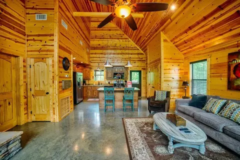 604 Bass Rd, Broken Bow, OK 74728 photo 2