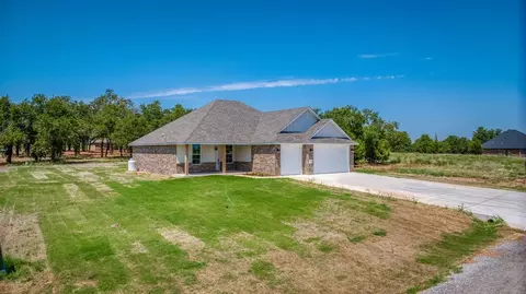 2004 Shady Oaks Cir, Blanchard, OK 73010