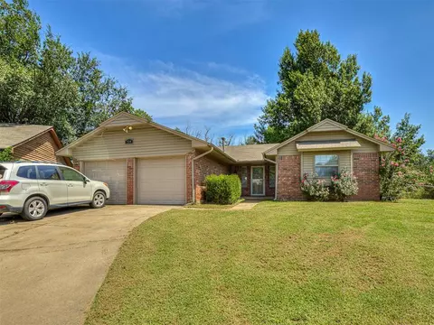 724 Parkhurst Ter, Edmond, OK 73003