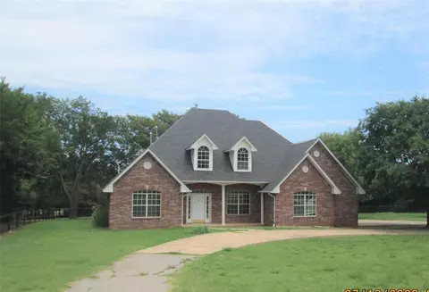 1305 N Mays, Maysville, OK 73057