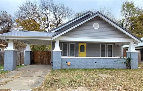 206 S 5th St, Okemah, OK 74859