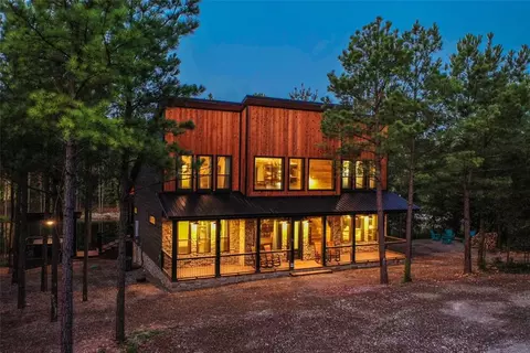 222 Lost Creek Trl, Broken Bow, OK 74728