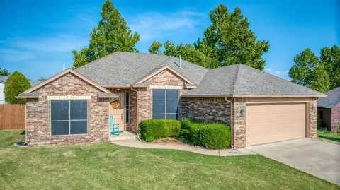 2200 Headwind Dr, Purcell, OK 73080