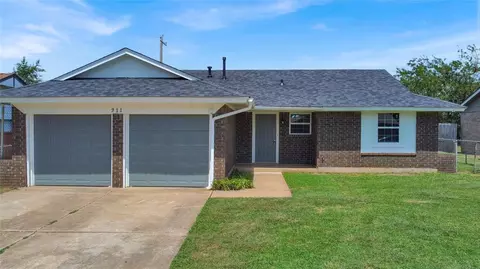 711 W 7th St, Edmond, OK 73003