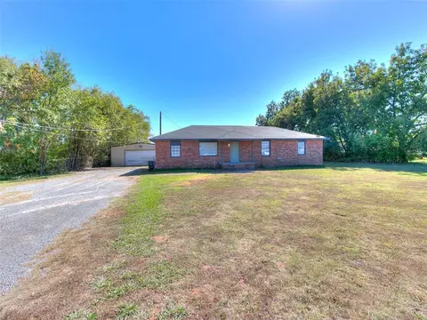 3616 Decker Dr, Moore, OK 73160