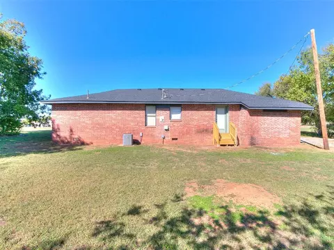 3616 Decker Dr, Moore, OK 73160 photo 9