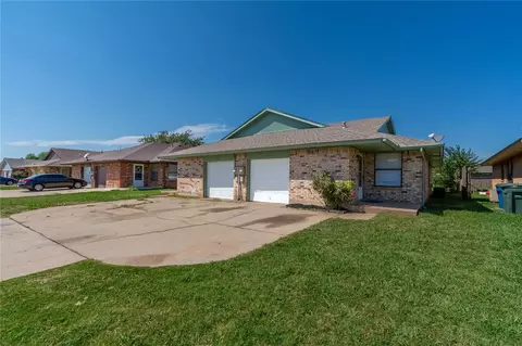 141 Barrett Pl, Edmond, OK 73003