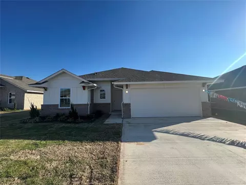 1004 SE 17th St, Newcastle, OK 73065