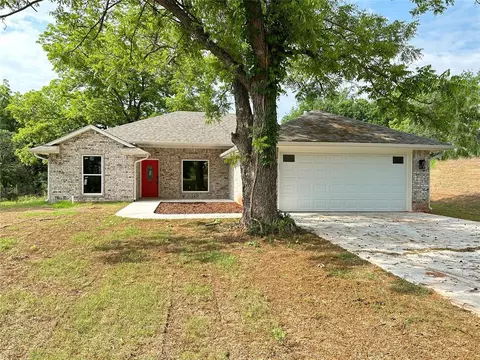 901 E 8th St, Chandler, OK 74834