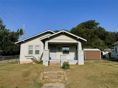 906 S 14th St, Chickasha, OK 73018