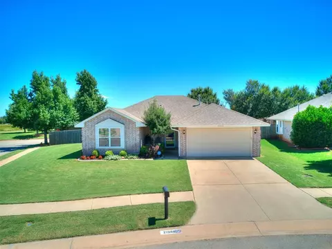 21888 Pioneer Cir, Edmond, OK 73012