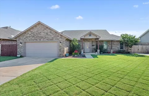 702 N 1st St, Cashion, OK 73016