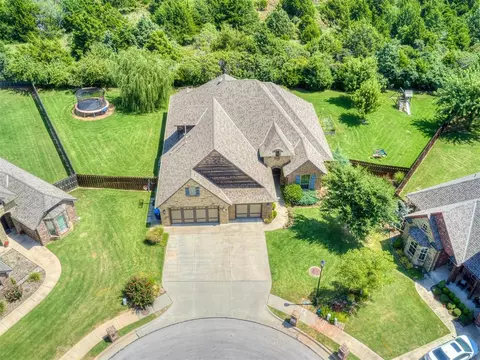 500 War Admiral Ct, Edmond, OK 73025