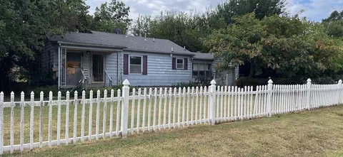 3924 E Fairview Dr, Del City, OK 73115