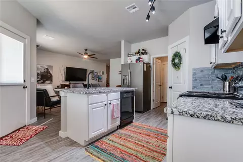 29285 Spur Circle Cir, Mcloud, OK 74851 photo 10