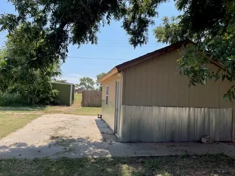 204 E Main St, Corn, OK 73024 photo 16