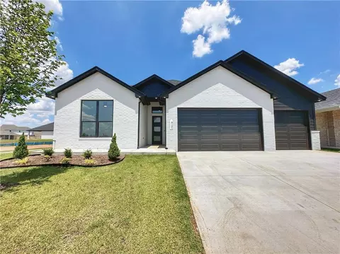 8121 NW 152nd Ter, Edmond, OK 73013