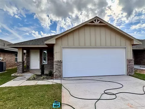 1316 Sycamore Cir, Yukon, OK 73099