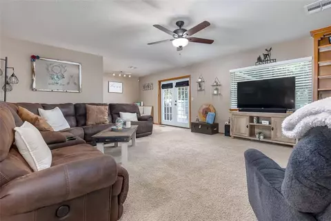 1104 Wilshire Dr, Newcastle, OK 73065