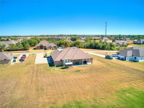 1201 Riata Rd, Tuttle, OK 73089 photo 5