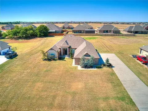 1201 Riata Rd, Tuttle, OK 73089 photo 4