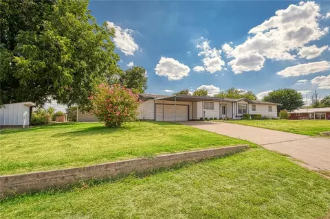 118 W 4th St, Erick, OK 73645 photo 1