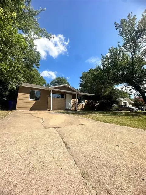 1615 Iowa St, Norman, OK 73069
