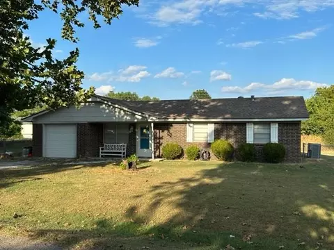3928 Martha St, Ada, OK 74820 photo 2