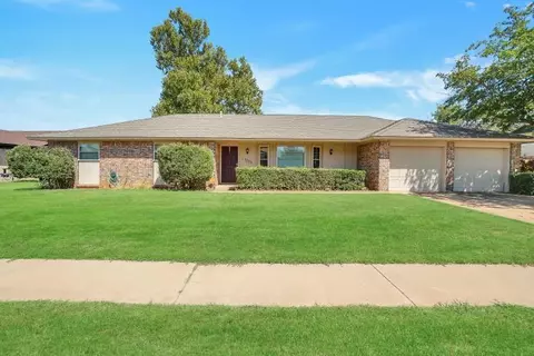 1200 Canterbury Blvd, Altus, OK 73521