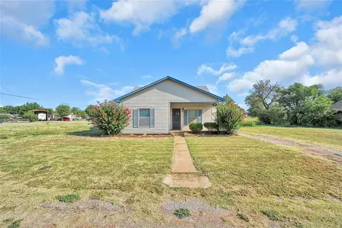 605 E Kiowa St, Cordell, OK 73632