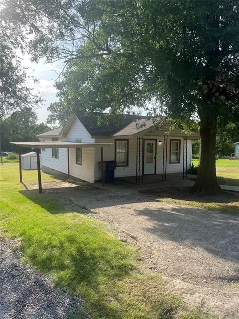 1547 N 1st St, Harrah, OK 73045