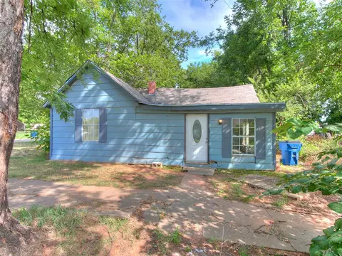 1124 W Washington Ave, Guthrie, OK 73044