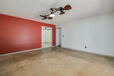 516 Fox Ave, Moore, OK 73160 photo 4
