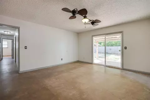 516 Fox Ave, Moore, OK 73160 photo 3