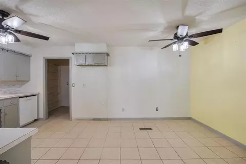 516 Fox Ave, Moore, OK 73160 photo 5