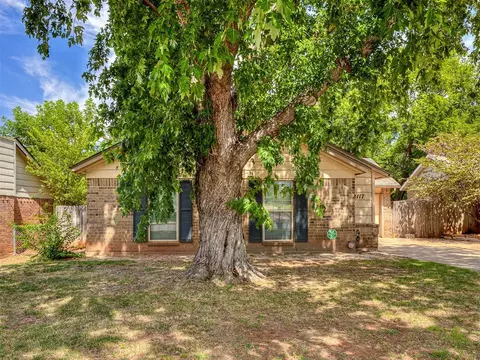 2117 Foxfire Rd, Edmond, OK 73003 photo 2