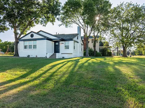 418 N 1st Ave, Stroud, OK 74079