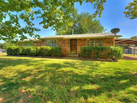 6716 E Waterloo Rd, Edmond, OK 73034 photo 2