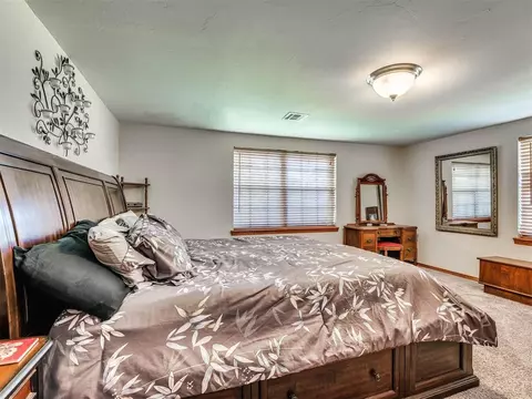 6716 E Waterloo Rd, Edmond, OK 73034 photo 19