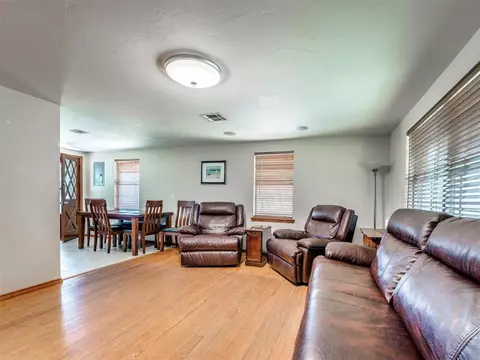 6716 E Waterloo Rd, Edmond, OK 73034 photo 5